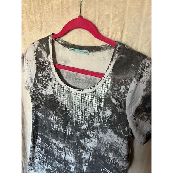 Maurices Grey And White Patterned T-Shirt Woman’s Size Large - Picture 3 of 5